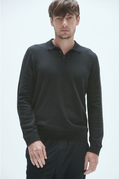 Sweater polo, con botones. Juanma. (Negro)